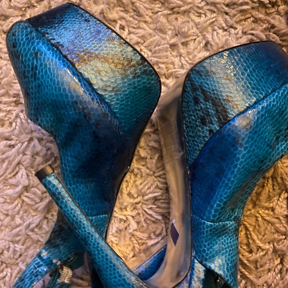 Bebe stilettos - Picture 3 of 5